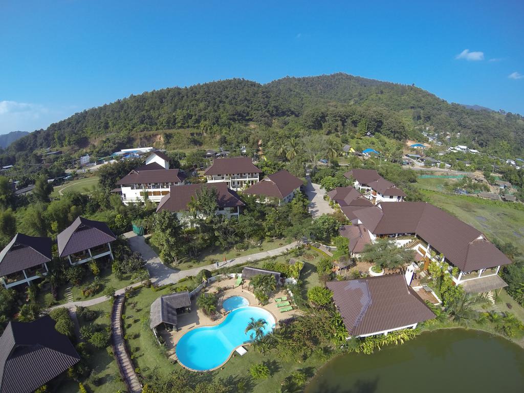 Maekok River Village Resort Mae Ai Zewnętrze zdjęcie