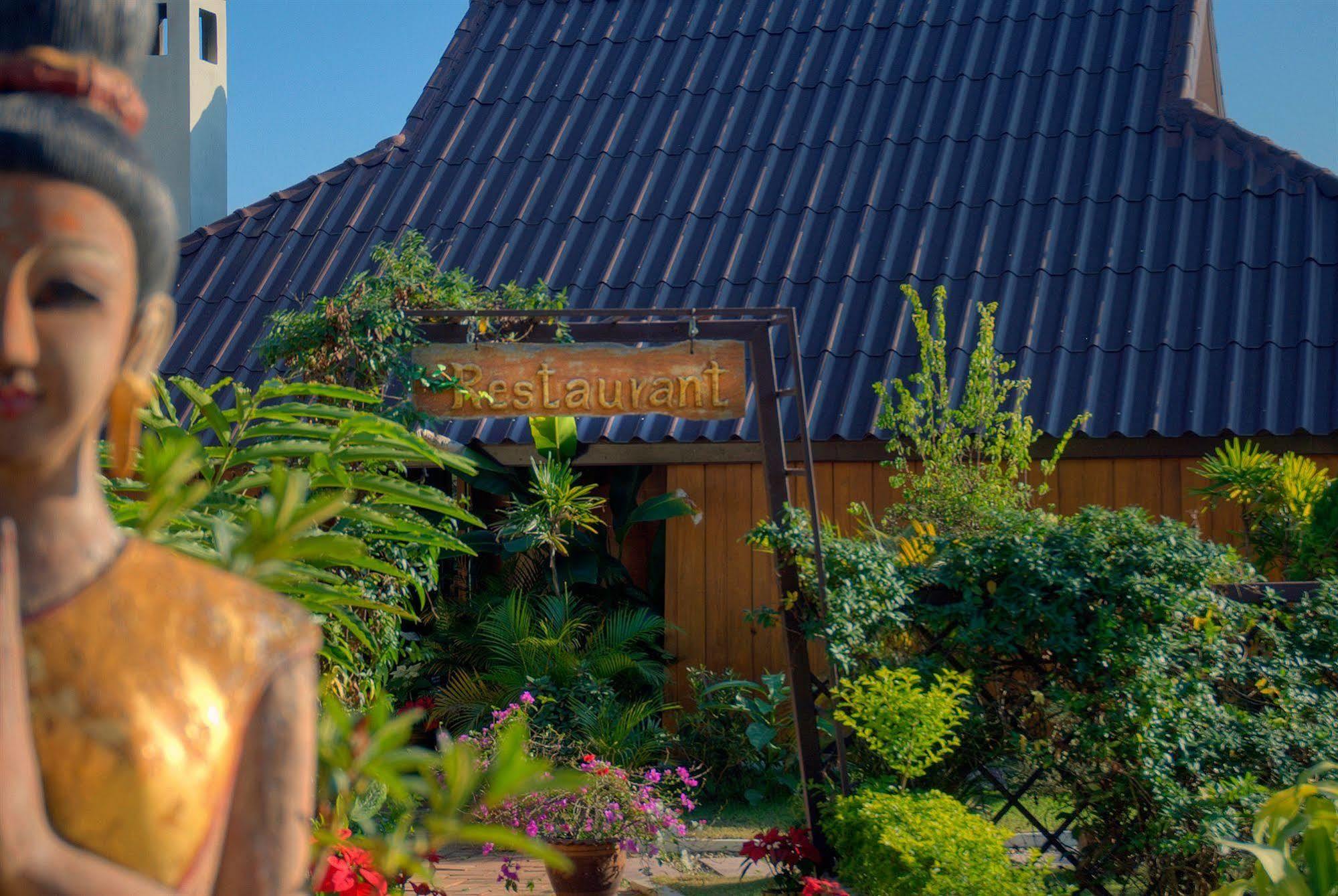 Maekok River Village Resort Mae Ai Zewnętrze zdjęcie